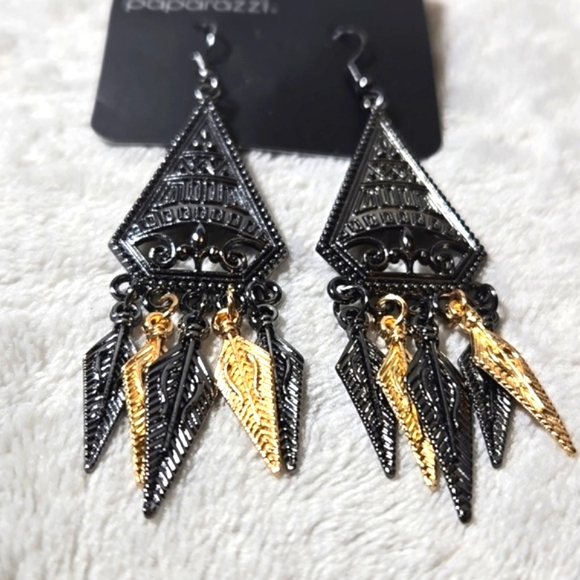 #464 NWT Paparazzi earring - Picture 2 of 4